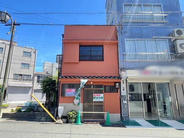 Compact 2K House in Minato, Osaka - Photo 1