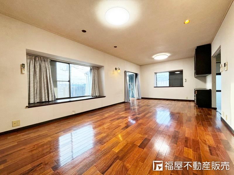 Spacious 5LK House with Sauna in Mitaka - Photo 1