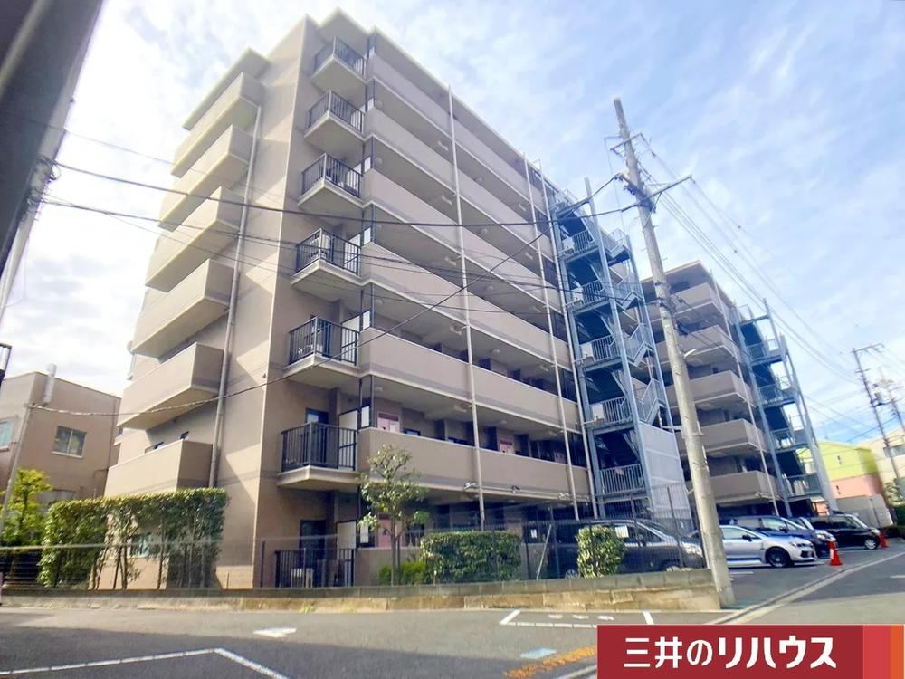 Charming 3LDK Apartment in Higashi-Yotsugi - Photo 1