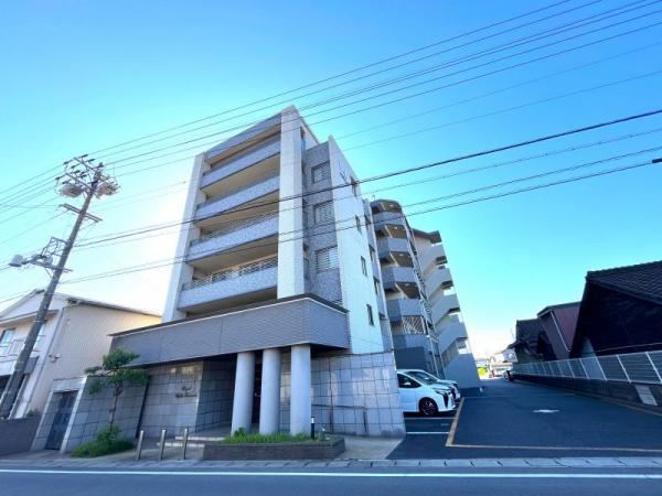 4LDK apartment in Chita, Aichi - Photo 1