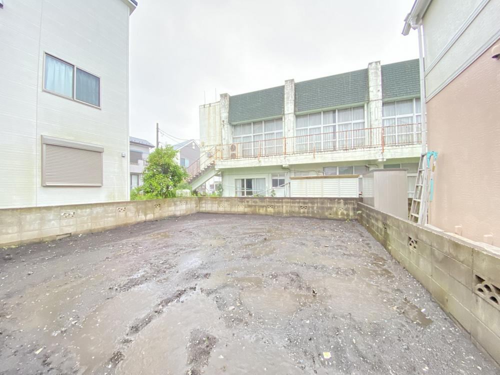 Vacant Land in Yokohama's Quiet Neighborhood - Photo 1