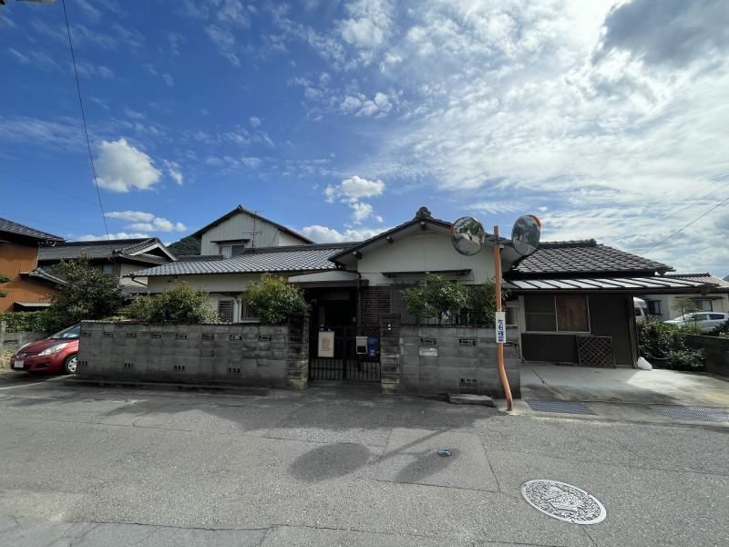 Large 8DK Home Near Handaoka Station - Photo 1
