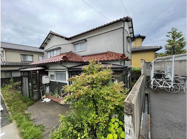 197 m² land in Kanazawa, Ishikawa - Photo 1