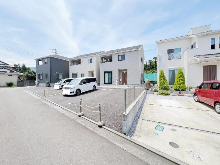 Spacious Family Home with Gift Offer in Yamakita - Photo 1