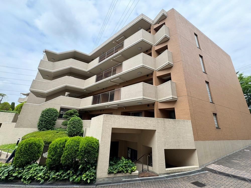 Renovated 2LDK Apartment in Matsukazaki - Photo 1