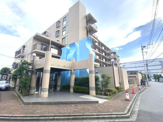 Newly Renovated 3LDK Apartment in Kamimizo - Photo 1