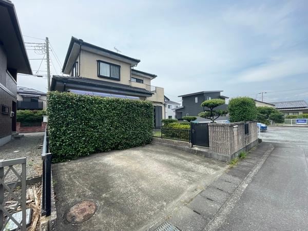 Private 5LDK Home in Quiet Residential Area - Photo 1