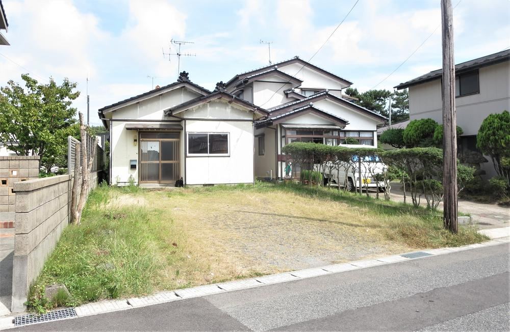 Cozy 3K Single-Story Home in Sakata - Photo 1