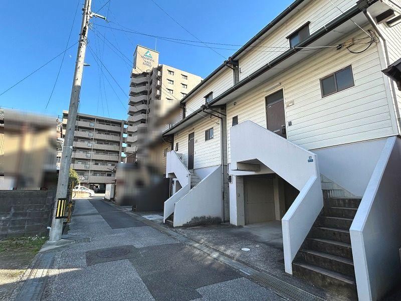 Investment Property with Two Buildings Near School - Photo 1