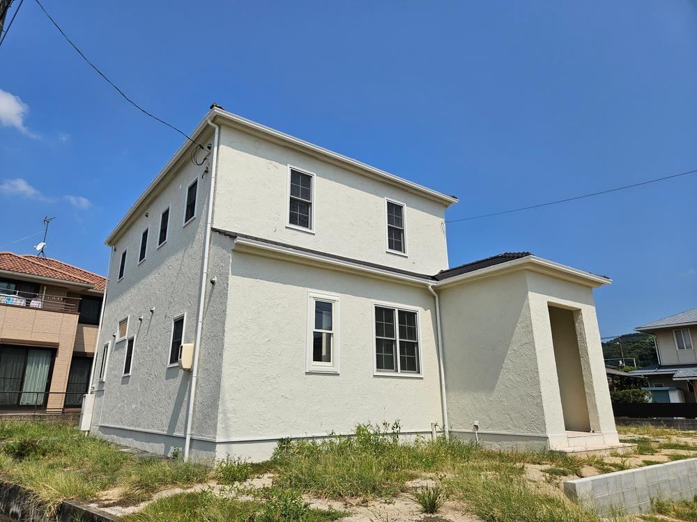 Renovated 5LDK Home with Ample Parking in Kurashiki - Photo 1