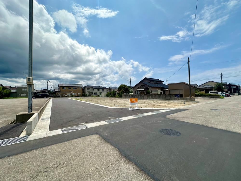 187 m² land in Tsubata, Kahoku District, Ishikawa - Photo 1