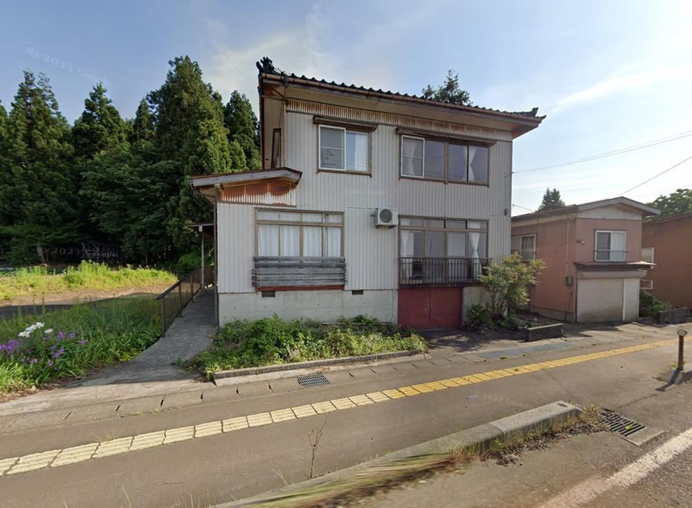 2-Story House in Kiyosato - Photo 1