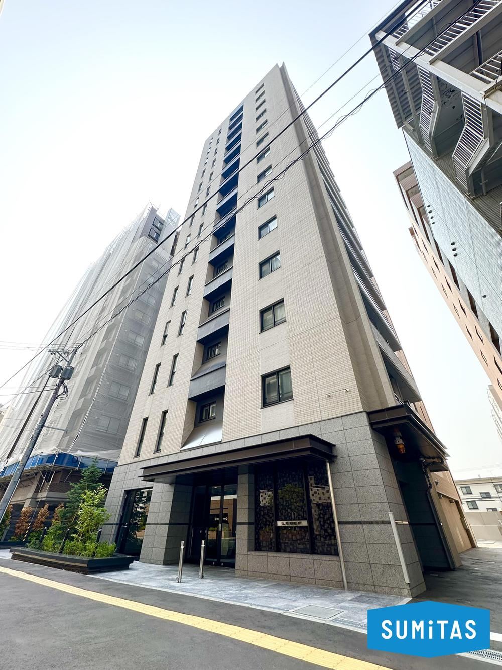 High-Quality 2LDK Apartment Near Kitaku 24 Station - Photo 1