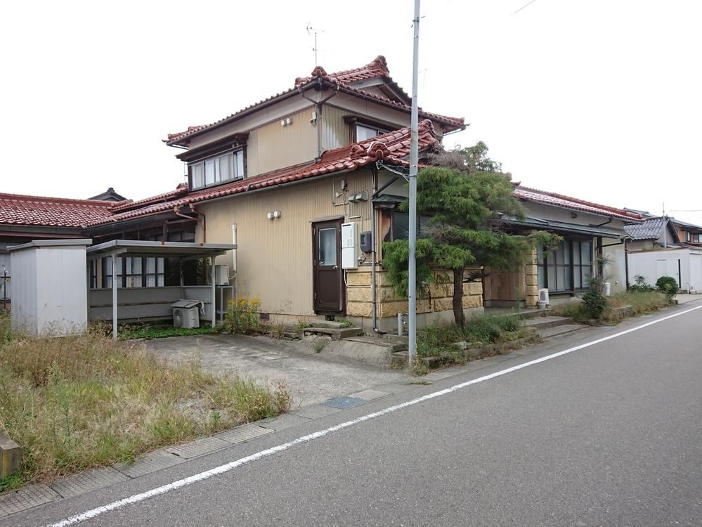 Spacious 7DK Home with Open Layout in Komatsu - Photo 1