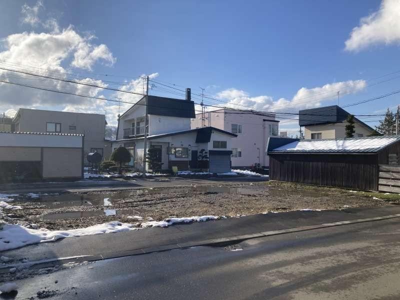 Spacious Land in Asahikawa's Chuwa Area - Photo 1