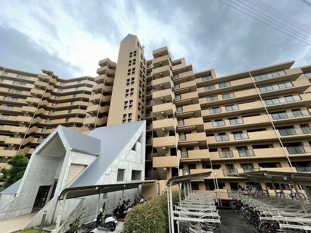 4LDK apartment in Izumi, Osaka - Photo 1
