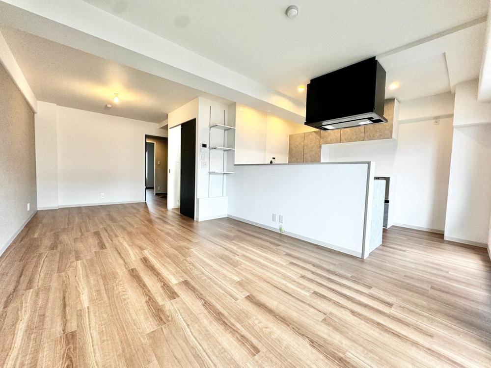 2LDK apartment in Higashiosaka, Osaka - Photo 1