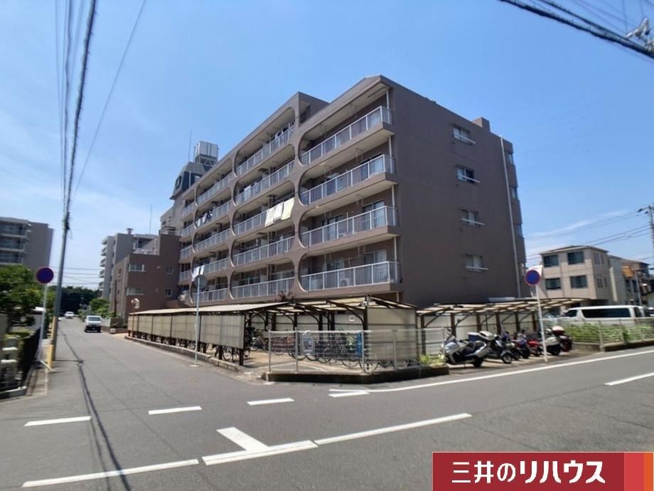 Spacious 3LDK Apartment in Hinode - Photo 1