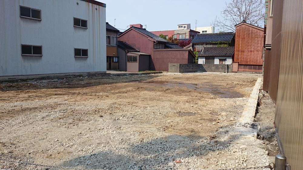 483 m² land in Takaoka, Toyama - Photo 1