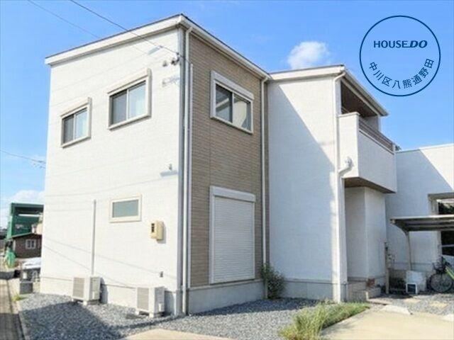 Eco-Friendly All-Electric Home with Solar Power - Photo 1