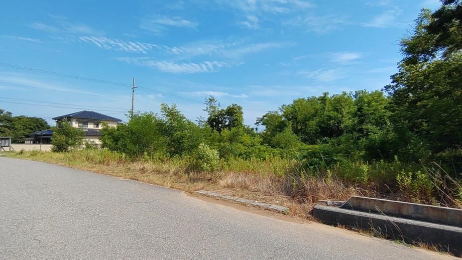 2251 m² land in Kahoku, Ishikawa - Photo 1