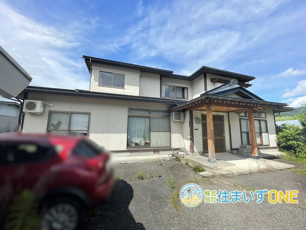 Spacious 7DK Home with Scenic Views - Photo 1