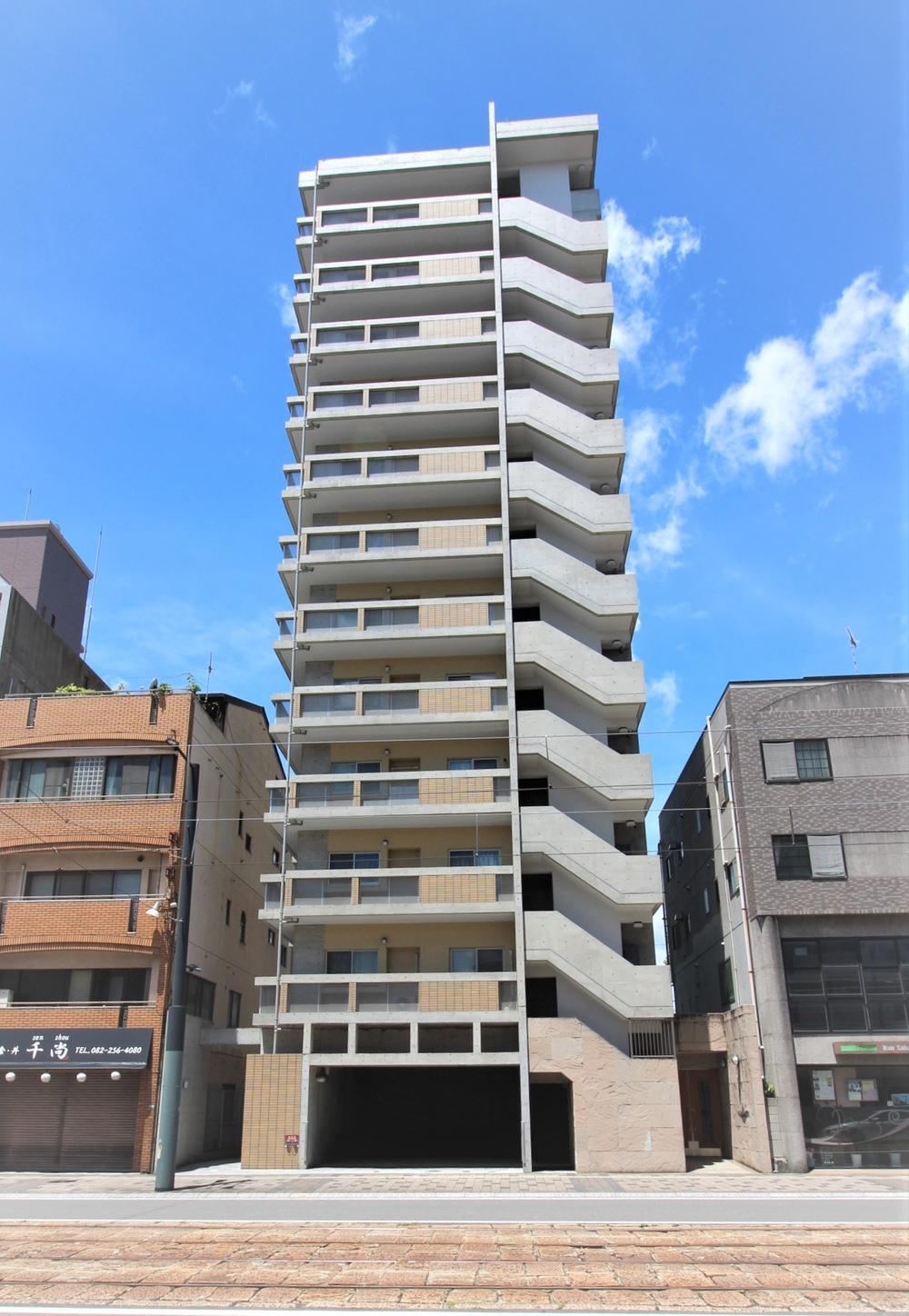 3LDK apartment in Minami Ward, Hiroshima - Photo 1
