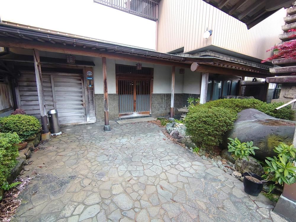 378 m² land in Uozu, Toyama - Photo 1