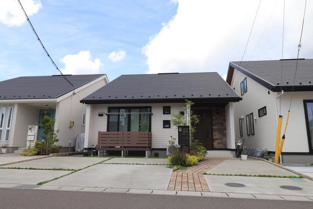 Modern 2LDK Home in Mobiwa - Photo 1