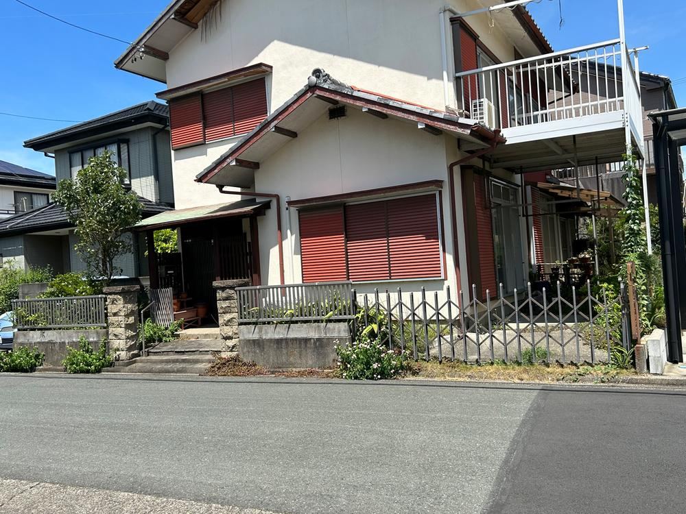 Convenient 5DK Home Near Hikima Station - Photo 1