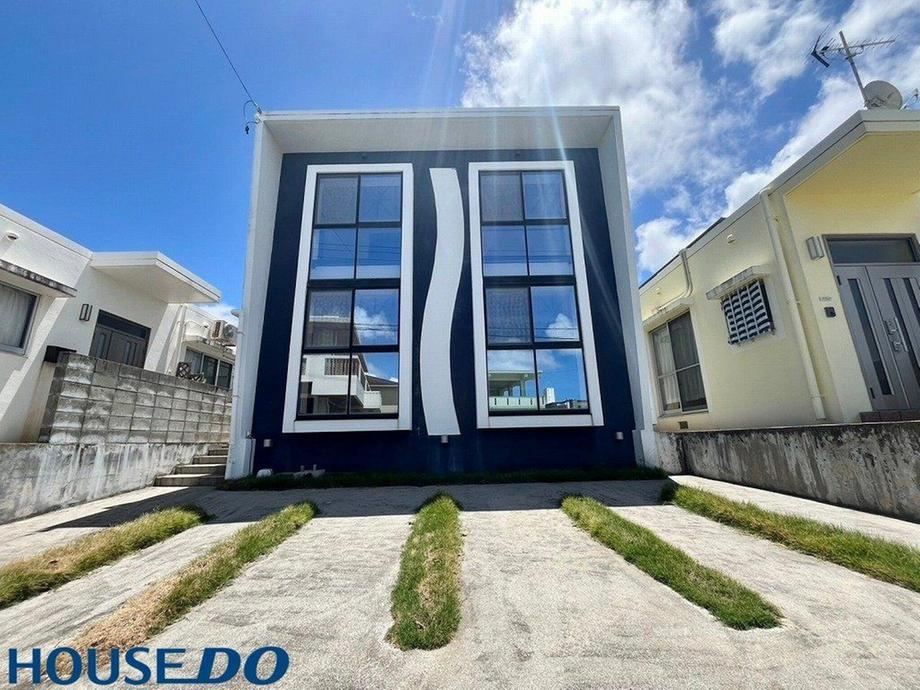 Ocean View 4LDK Home in Yomitan - Photo 1