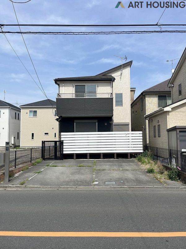 4LDK Home with Spacious Car Space and Wood Deck - Photo 1