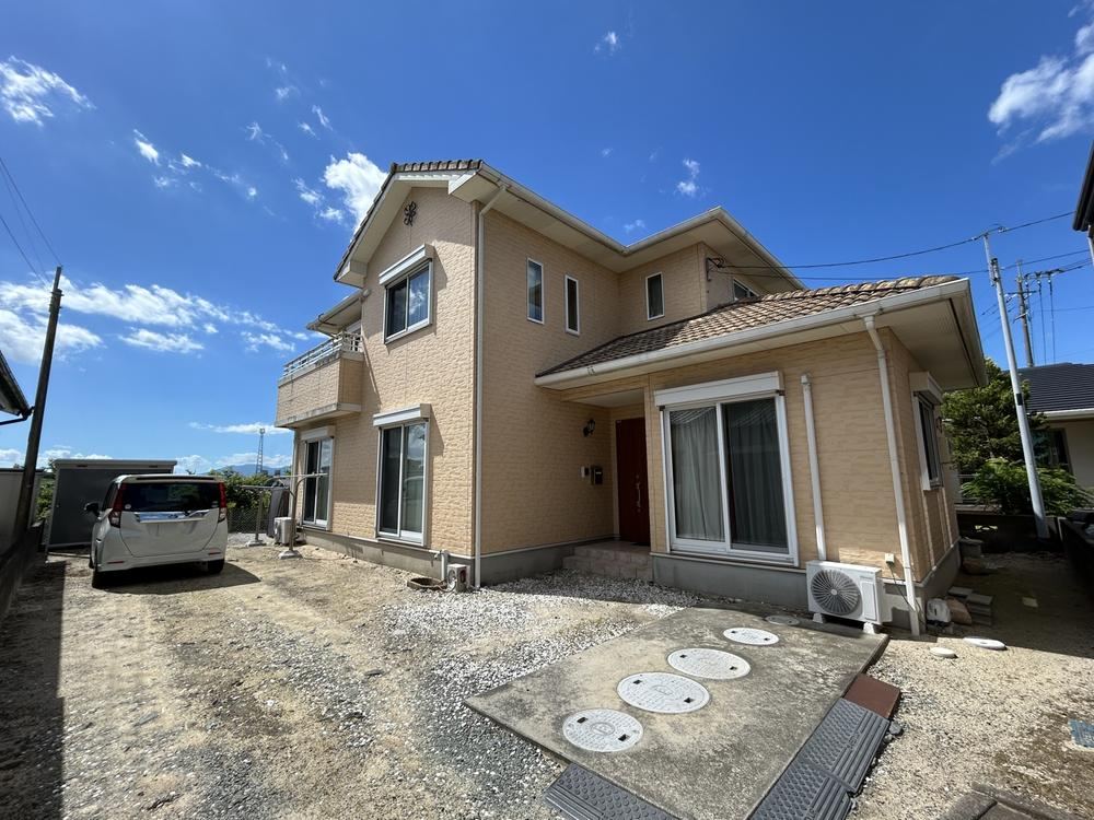 Eco-Friendly 5LDK Home with Solar Power in Kurume, Fukuoka - Photo 1