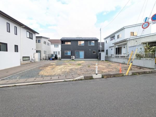 Sunny Land with Easy Access to Kamikoda Market - Photo 1