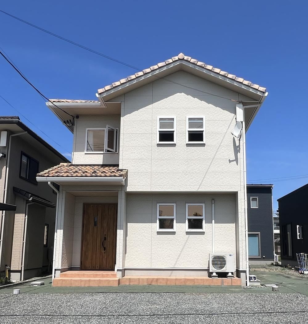 Bright 3LDK+S All-Electric House in Akita City - Photo 1