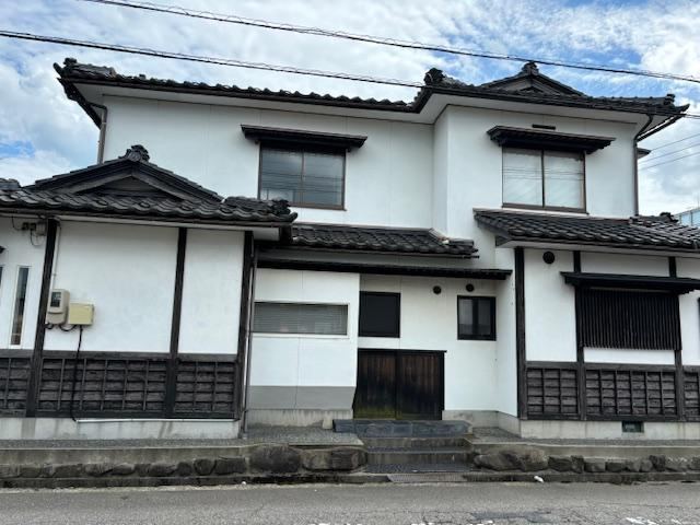 Family-Friendly 3LDK House Near Schools - Photo 1