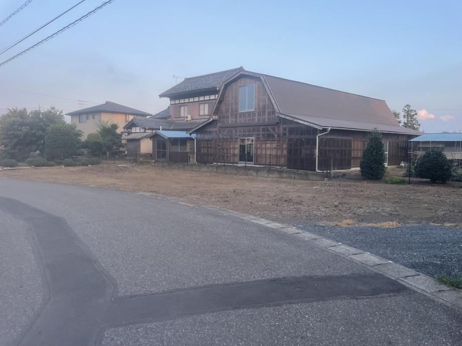 Large Corner Lot in Nakada, Koga - Photo 1