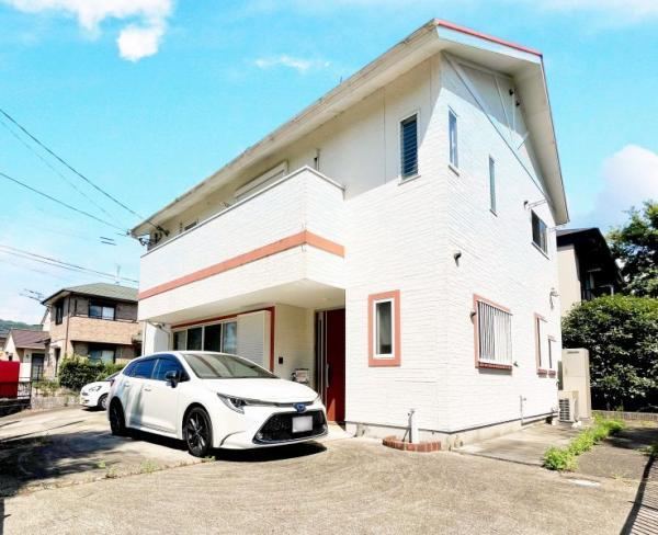5LDK Renovated House with Ample Parking - Photo 1
