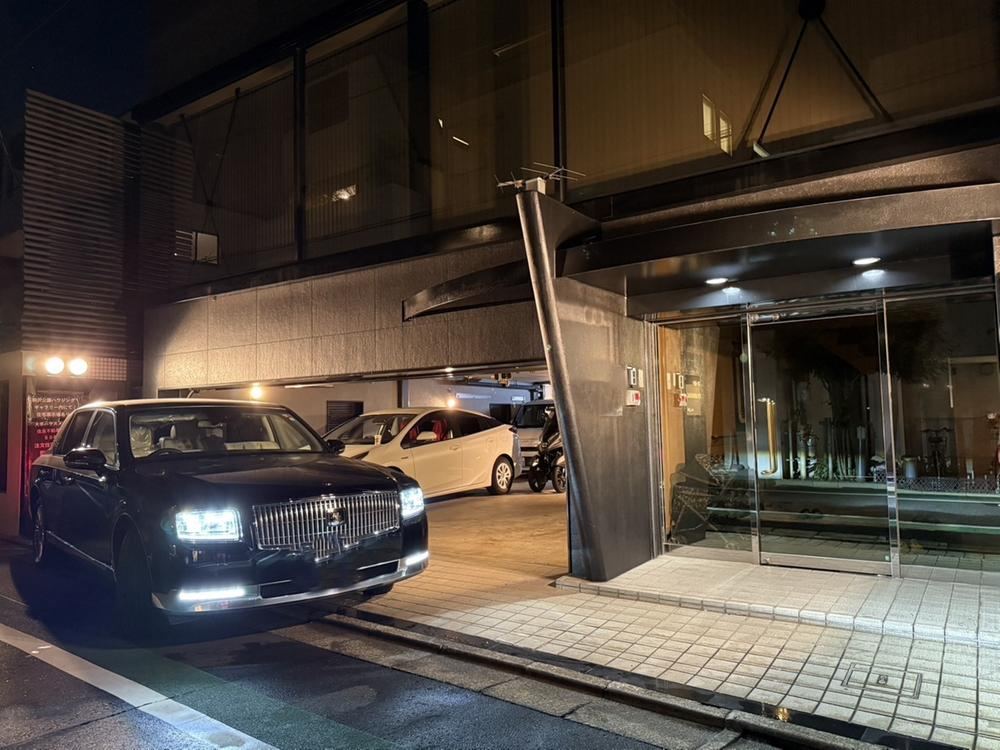 Versatile 4LDK Home and Office in Higashi-gaku - Photo 1
