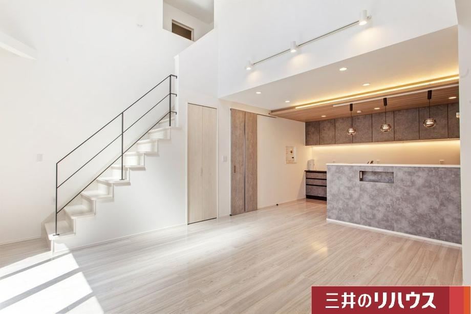Newly Built 3SLDK Home with Ample Storage in Gontazaka - Photo 1