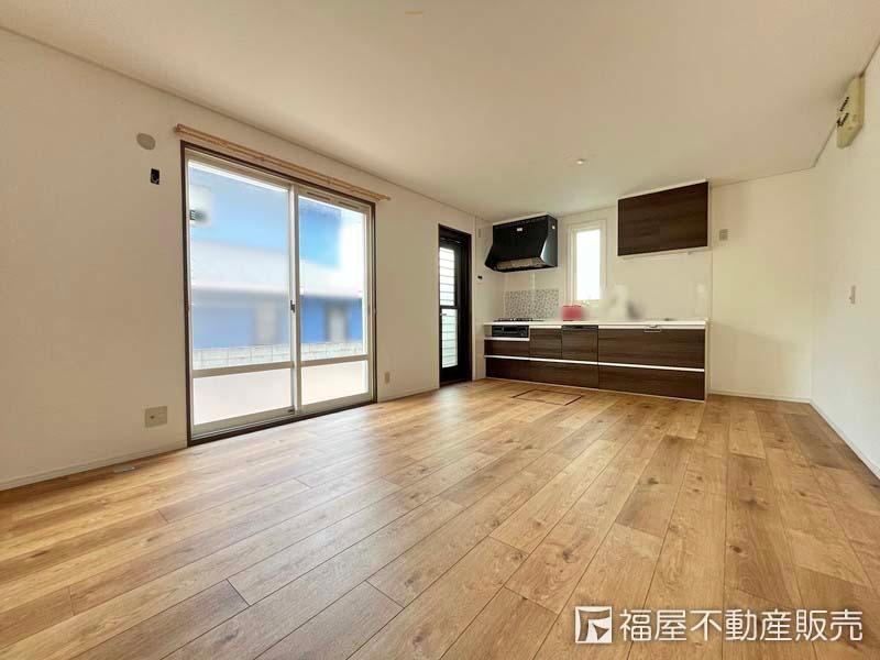 Corner Lot 3LDK House in Jomidai - Photo 1