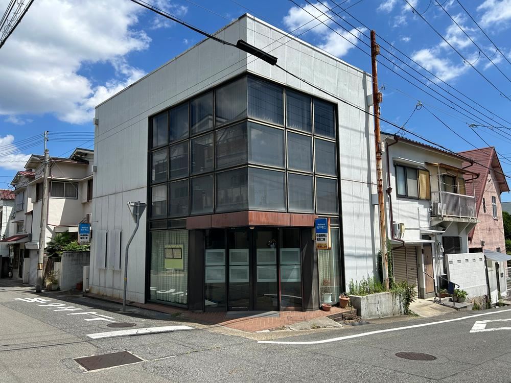 Charming 2K+3S House in Akasaka-dori - Photo 1