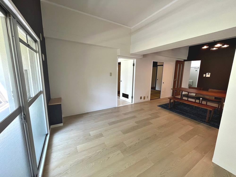 4LDK apartment in Suminoe Ward, Osaka - Photo 1