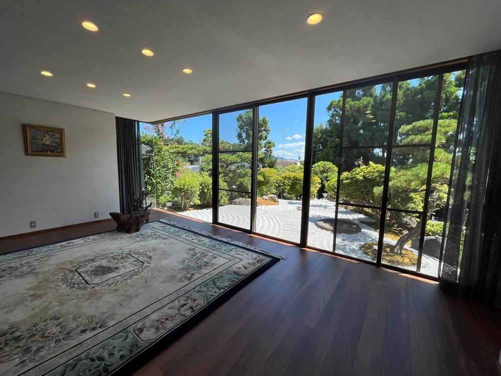 Elegant 6LDK House with Zen Garden in Yamashina, Kyoto - Photo 1