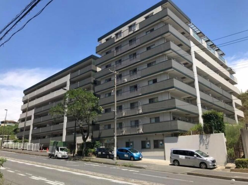 Modern 3LDK Apartment in Yokosuka - Photo 1