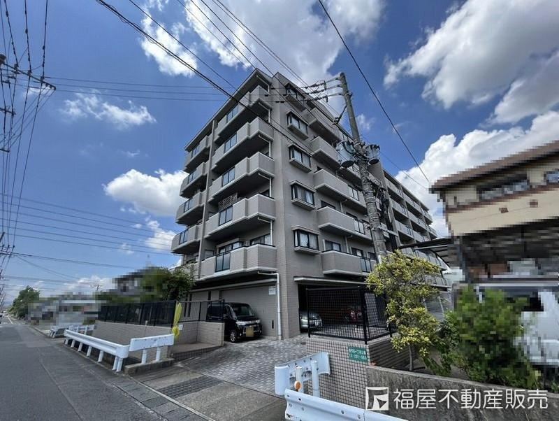 4LDK apartment in Kurume, Fukuoka - Photo 1