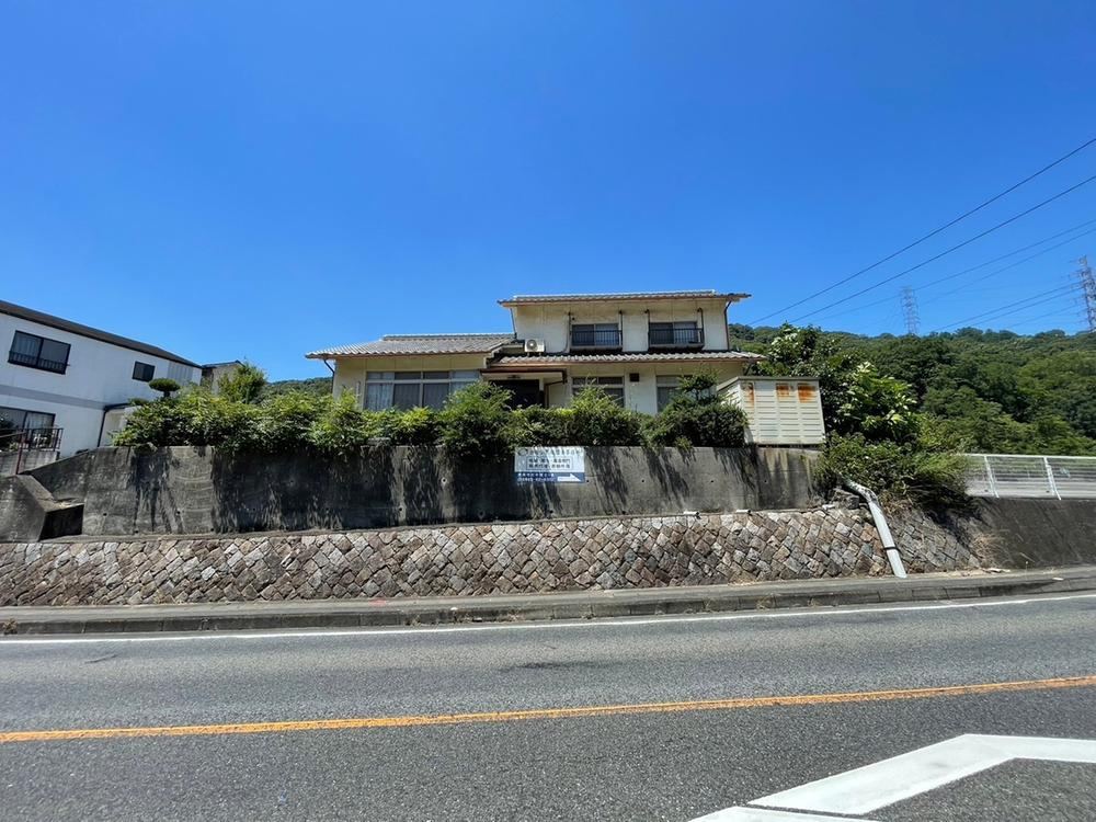 5LDK House with Scenic Views in Kasaoka - Photo 1