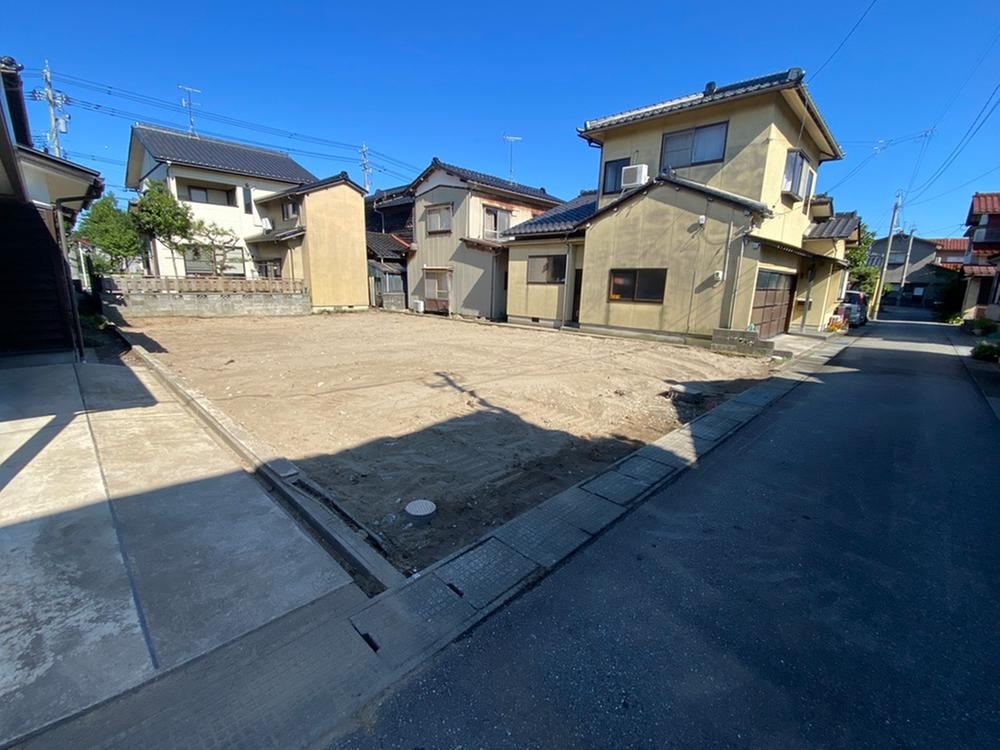 201 m² land in Hakusan, Ishikawa - Photo 1