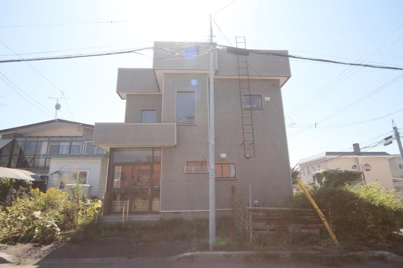 Corner Lot 4LDK House in Toyohira, Sapporo - Photo 1