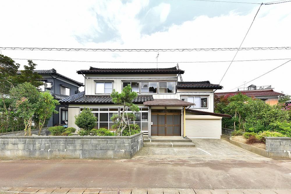 Spacious 7DK House in Shimojo - Photo 1